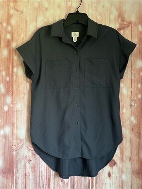 B New York Dark Gray Hi Lo Hem Short Sleeve Button Front Shirt Size S